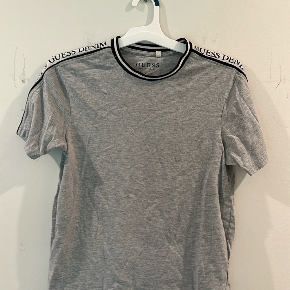 GUESS MENS T SHIRT